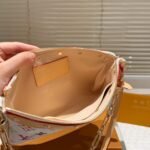 Louis Vuitton X Takashi Murakami Pochette Accessories Multicolore Blanc 21cm M13404 - Image 5