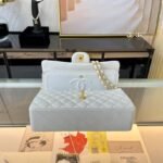 Chanel Classic Medium Handbag White 25cm A01112 - Image 4