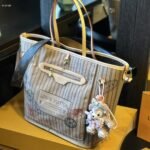 Louis Vuitton Neverfull Bandoulière Inside Out MM Beige 31cm M11948 - Image 2