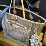 Louis Vuitton Neverfull Bandoulière Inside Out MM Beige 31cm M11948 - Image 4