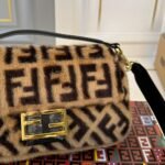 Fendi Baguette Sheepskin Bag Brown 26Cm - Image 6
