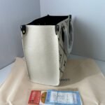 Louis Vuitton Onthego MM Monogram Cream Black 35Cm M46016 - Image 3