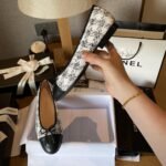 Chanel Ballerina Flats Tweed And Patents White Black - Image 3