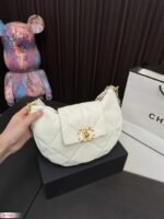 Chanel 19 Hobo Bag Mixed Metal Hardware White 28Cm - Image 2