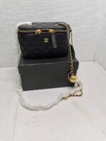 Chanel Pearl Crush Vanity Case With Chain In Black 17Cm - Image 3