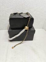 Chanel Pearl Crush Vanity Case With Chain In Black 17Cm - Image 6