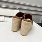 Gucci Women’s Interlocking G Sandal Brown 817212 Ap0B0 2712 - Image 6