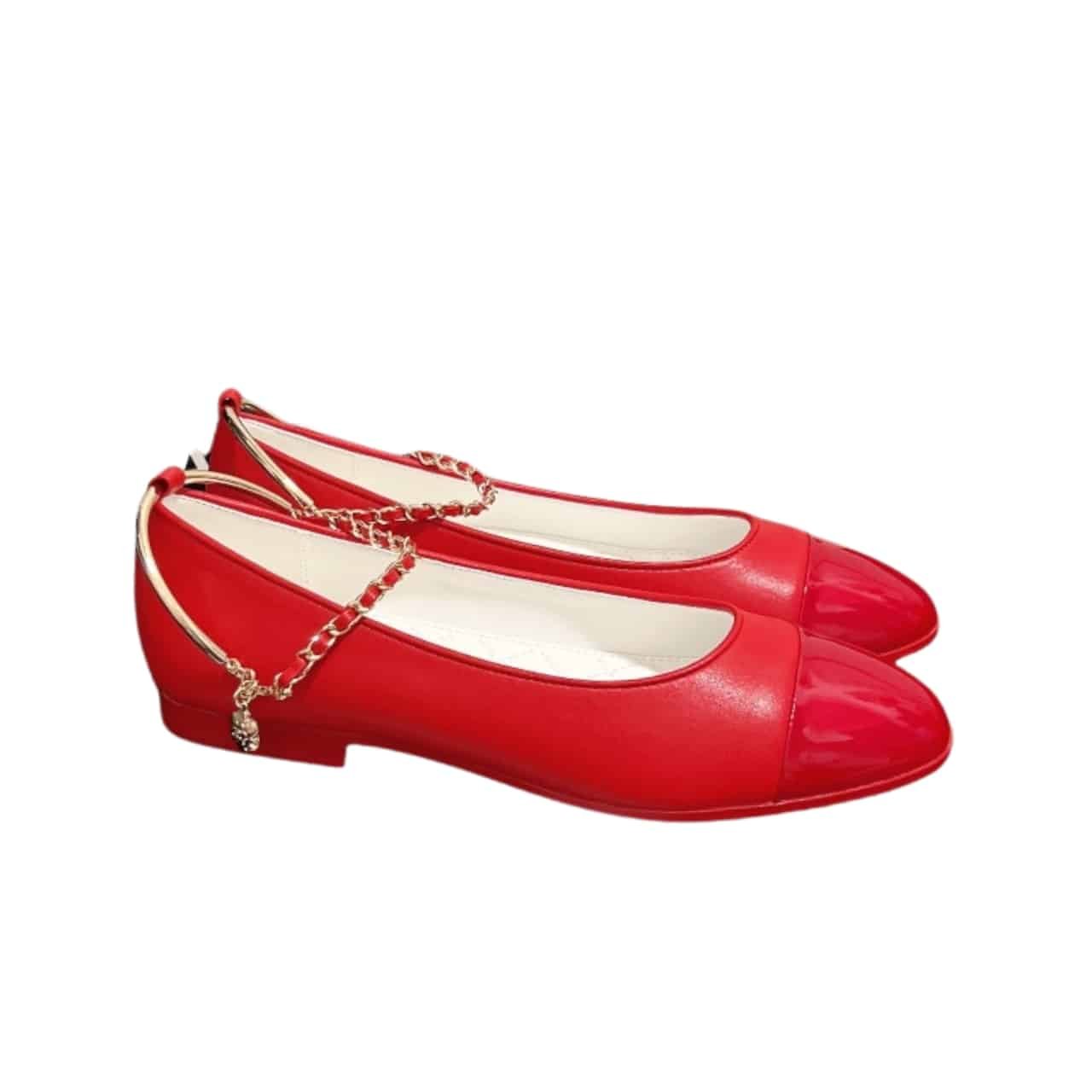 xr:d:DAF4OnkYemU:1760,j:1954986440932495943,t:24040807 Chanel Interlocking Cc Logo Ballet Flats Red - Image 1