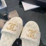 Chanel 23P Chain CC Slide Mules Quilted Leather White - Image 3