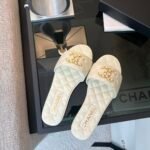 Chanel 23P Chain CC Slide Mules Quilted Leather White - Image 6