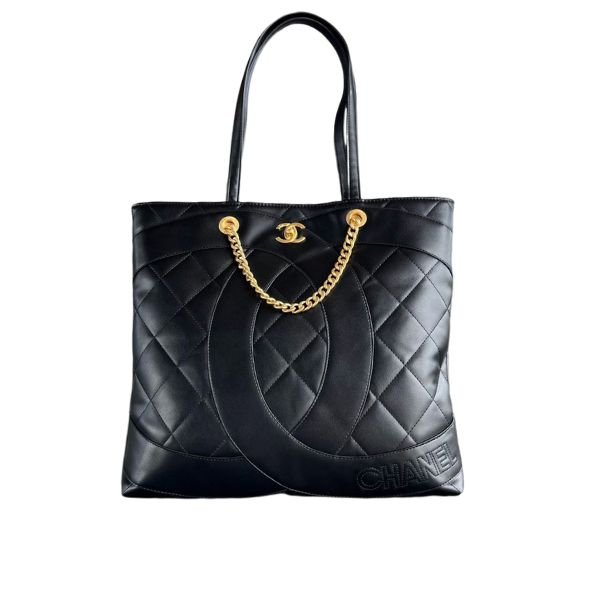 xr:d:DAFecfeE2t4:15,j:1656632307,t:23032802 Chanel Cc Caviar Shopping Bag Black 37Cm - Image 1