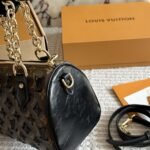 Louis Vuitton Speedy Bandouliere 20 Monogram Canvas Brown 20cm M26314 - Image 5