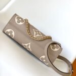 Louis Vuitton Onthego East West Bag Bicolor Beige 25Cm M23641 - Image 6