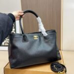 Chanel Executive Cerf Tote Gold Tone In Black Leather 36Cm - Image 3