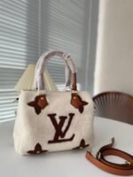 Louis Vuitton Speedy Bandouliere Monogram Teddy Fleece 25 White 25Cm - Image 8