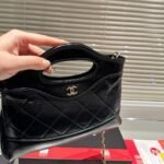 Chanel 24C Mini 31 Clutch With Chain Shiny Black 24Cm - Image 3