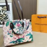 Louis Vuitton Onthego MM Monogram Canvas Dune 32cm - Image 2