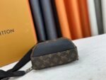 Louis Vuitton Louis Vuitton Avenue Slingbag Monogram Brown 31Cm M45897 - Image 3