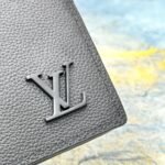 Louis Vuitton Pocket Organizer Black 11Cm M69979 - Image 8