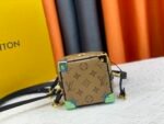 Louis Vuitton Néo Purse Lv Charms Monogram Brown 15Cm M82885 - Image 5