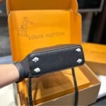 Louis Vuitton Capucines Mini Matte Black 21Cm - Image 5