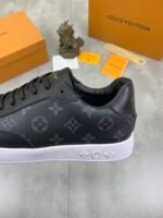 Louis Vuitton Sneaker Monogram Pattern In Black - Image 6