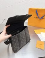 Louis Vuitton Trunk Messenger 20Cm M45727 - Image 2