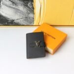 Louis Vuitton Lv Vertical Compact Wallet Taurillon Leather Black 12Cm M81561 - Image 2