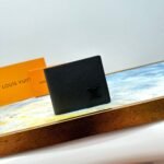 Louis Vuitton Multiple Wallet Black 11Cm M69829 - Image 2