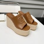Gucci Women’s Interlocking G Sandal Brown 817212 Ap0B0 2712 - Image 2