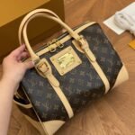 Louis Vuitton Berkeley Monogram Canvas Brown 32Cm M50208 - Image 2