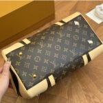 Louis Vuitton Berkeley Monogram Canvas Brown 32Cm M50208 - Image 8