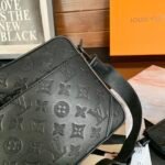 Louis Vuitton Duo Messenger Bag Black 25Cm M69827 - Image 7