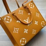 Louis Vuitton Onthego MM Tote Bag Orange 35Cm M45982 - Image 4