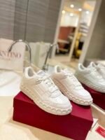 Valentino Garavani Freedots Low Top Sneaker In Leather White 4Y2S0H43Rdg 0Bo - Image 10