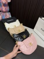Chanel 19 Hobo Bag Mixed Metal Hardware White 28Cm - Image 3